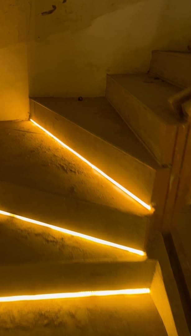 Smart staircase lighting